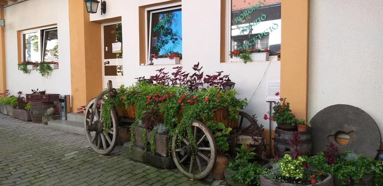 Bed and Breakfast Korona Panzio Odorheiu Secuiesc Exterior foto