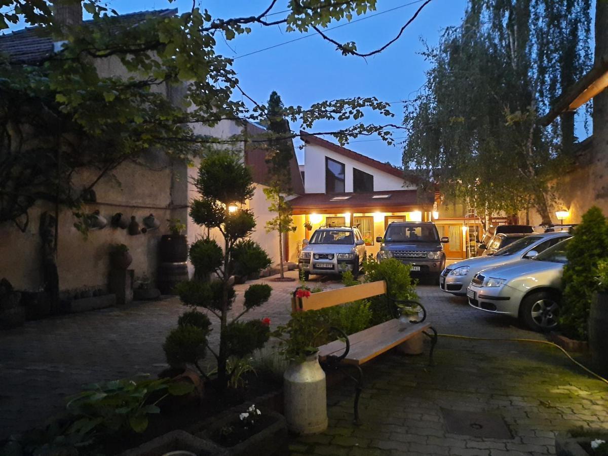 Bed and Breakfast Korona Panzio Odorheiu Secuiesc Exterior foto