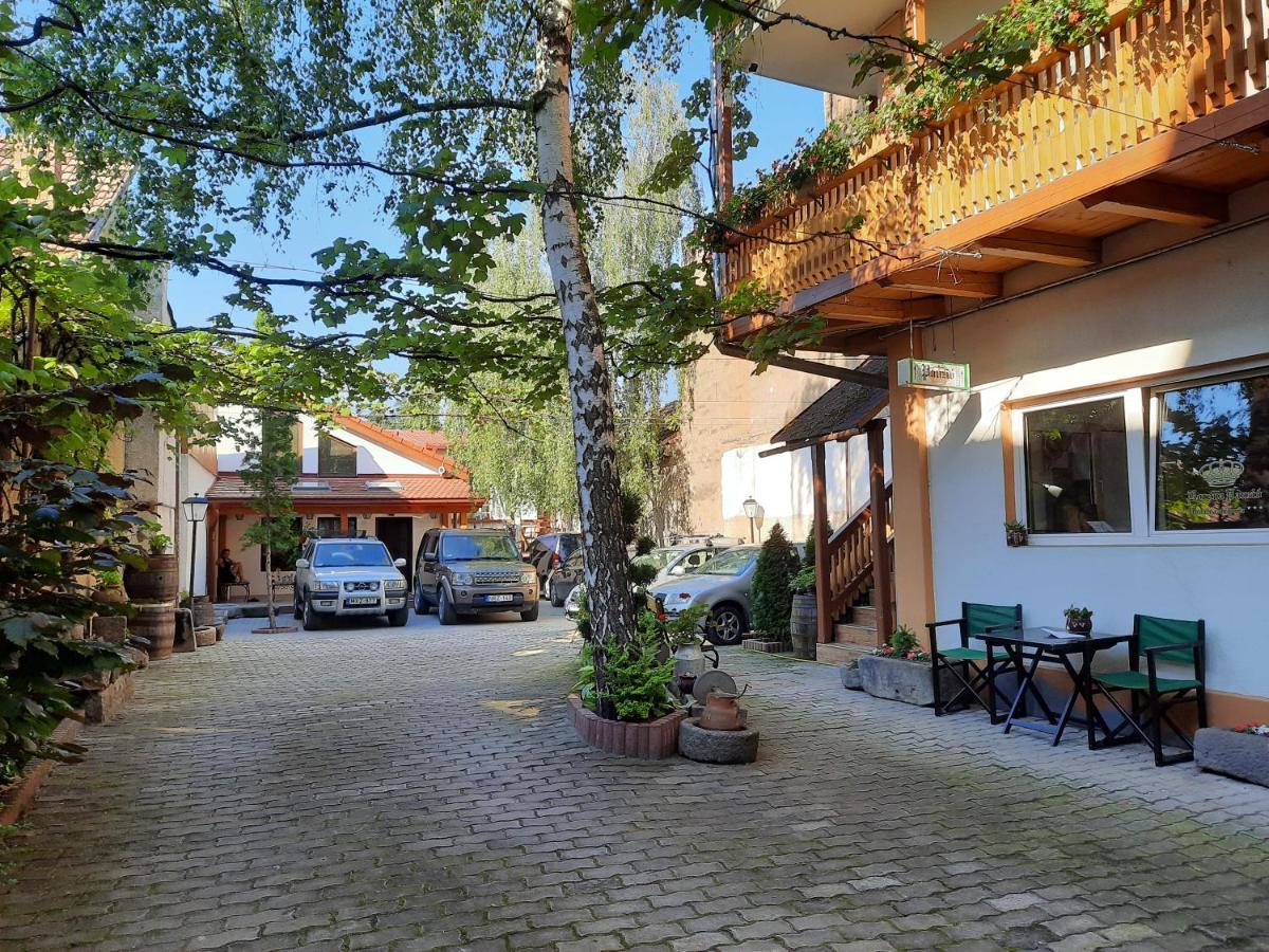 Bed and Breakfast Korona Panzio Odorheiu Secuiesc Exterior foto