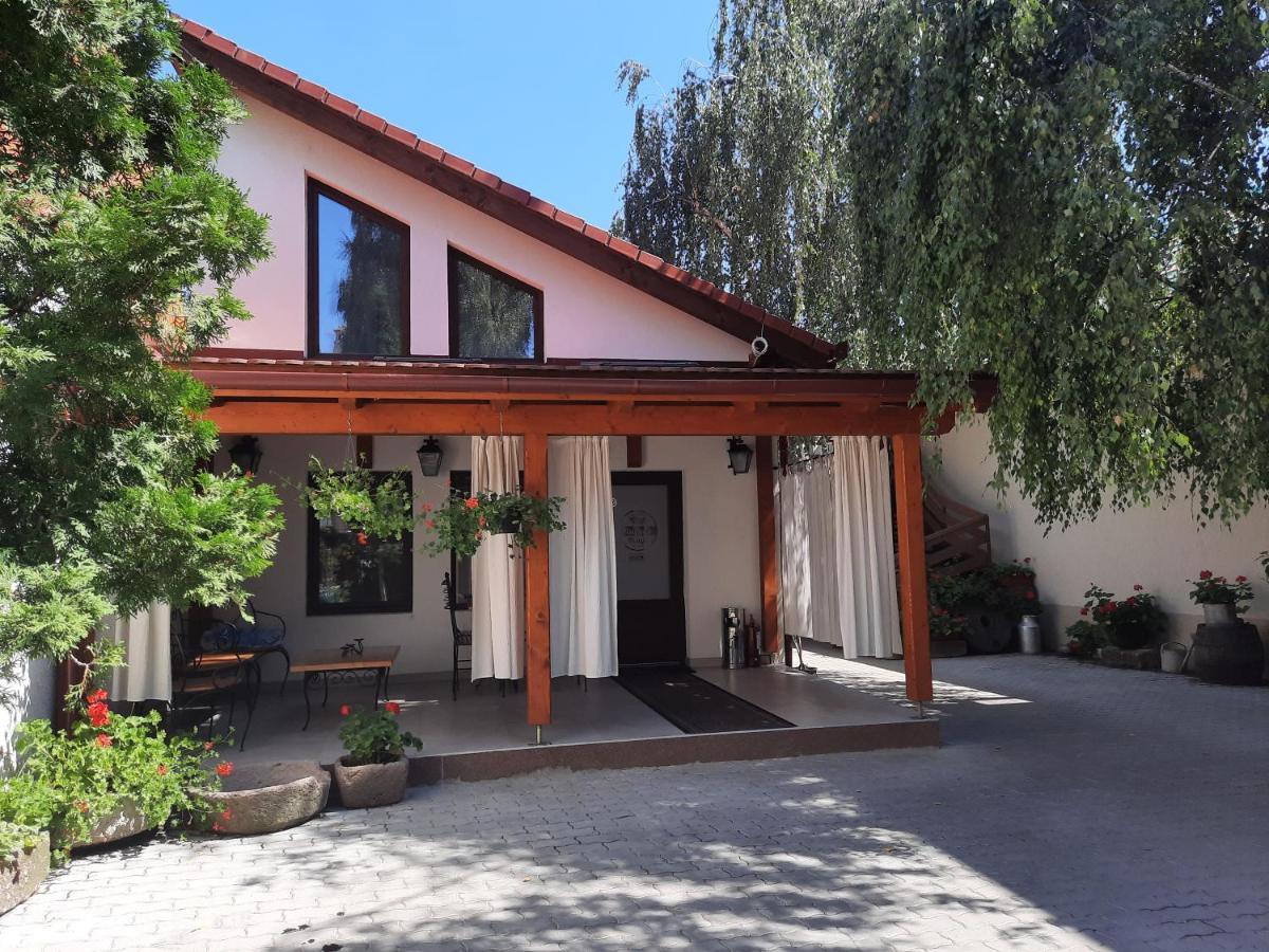 Bed and Breakfast Korona Panzio Odorheiu Secuiesc Exterior foto