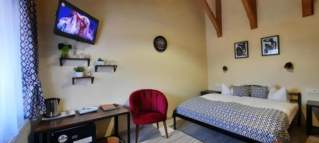 Bed and Breakfast Korona Panzio Odorheiu Secuiesc Exterior foto