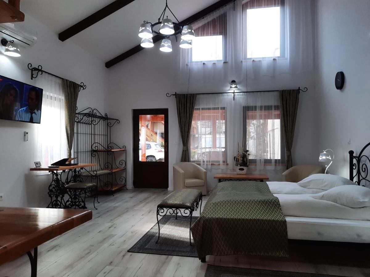 Bed and Breakfast Korona Panzio Odorheiu Secuiesc Exterior foto